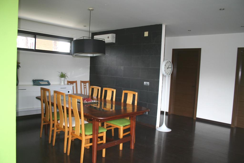 Casa Ceca De La Playa Y Barcelona, Con Piscina Climatizada Y Jacuzzi Βίλα Vallromanes Εξωτερικό φωτογραφία