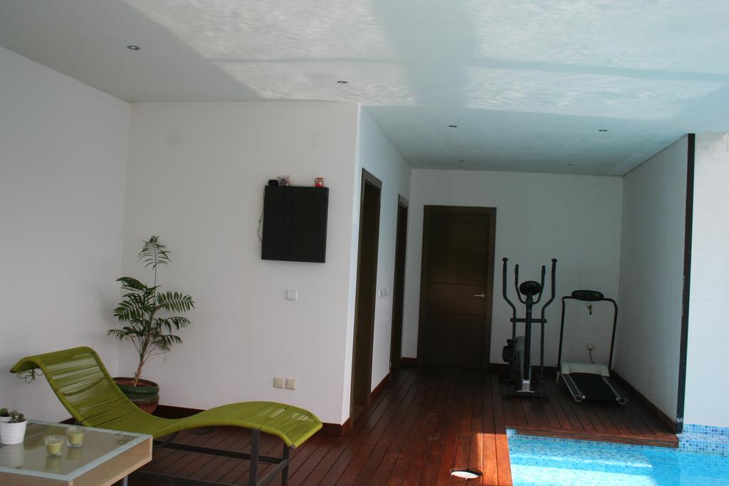 Casa Ceca De La Playa Y Barcelona, Con Piscina Climatizada Y Jacuzzi Βίλα Vallromanes Δωμάτιο φωτογραφία